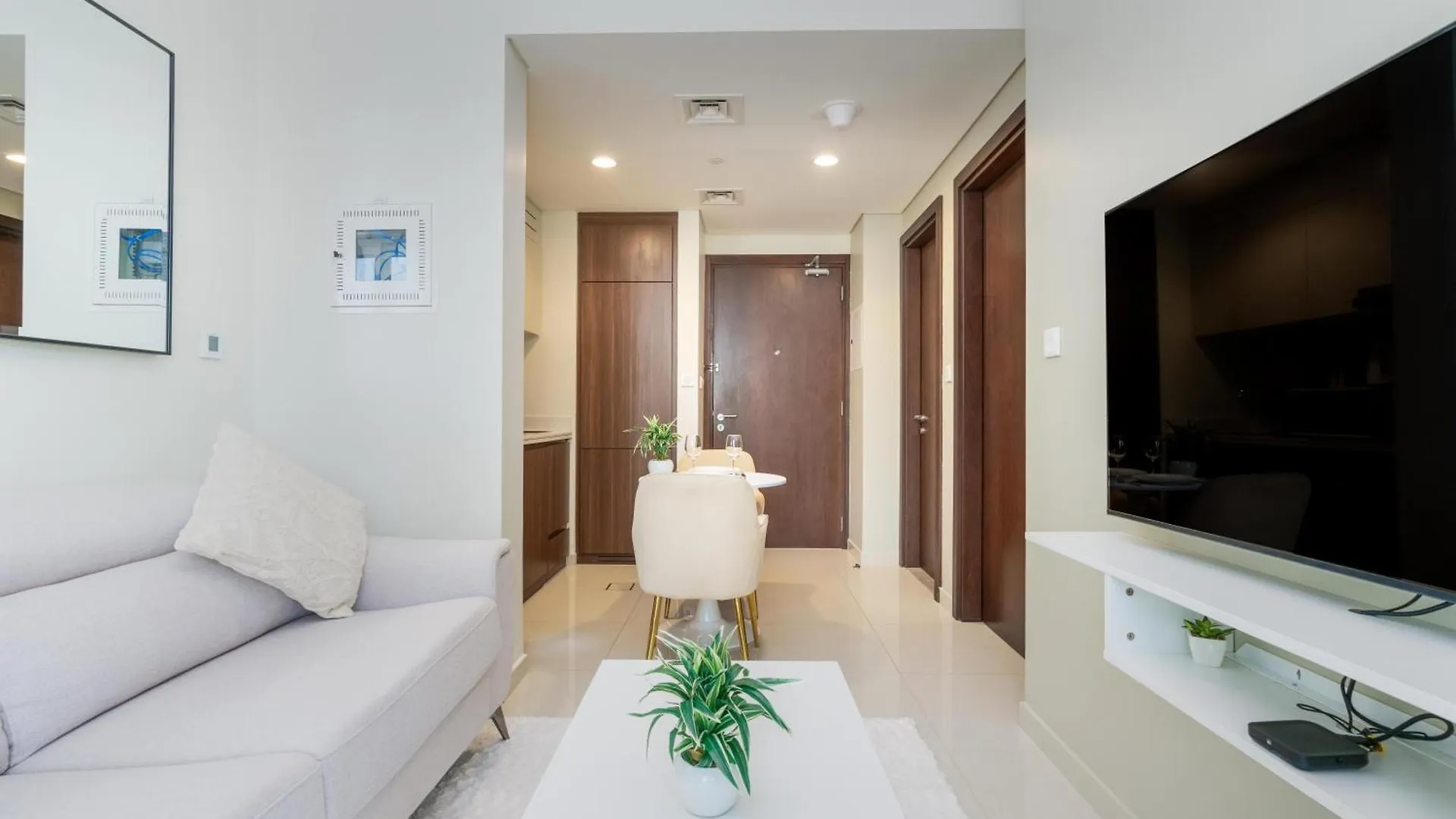 Fascinating 1 Bedroom At Vera Dubai